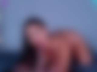 ReinaChloe's Live Sex Cam Show