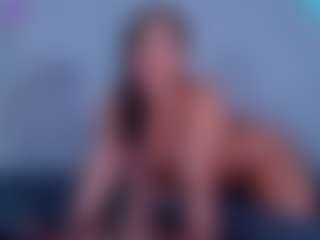 ReinaChloe's Live Sex Cam Show