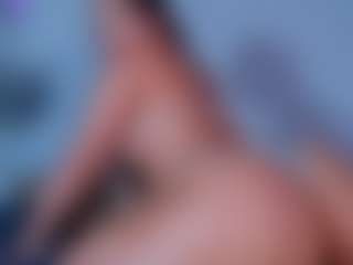 ReinaChloe's Live Sex Cam Show