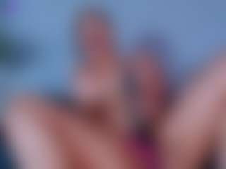 ReinaChloe's Live Sex Cam Show