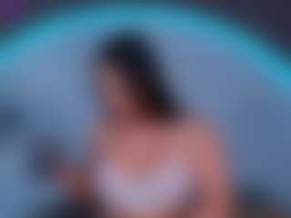 ReinaChloe's Live Sex Cam Show