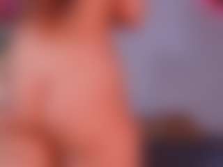 ReinaChloe's Live Sex Cam Show