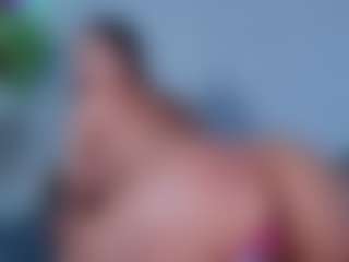 ReinaChloe's Live Sex Cam Show