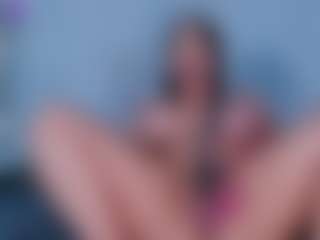 ReinaChloe's Live Sex Cam Show