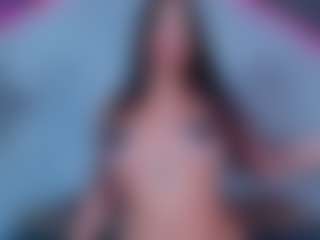 Live cam show with ReinaChloe - Handjob on Camsoda