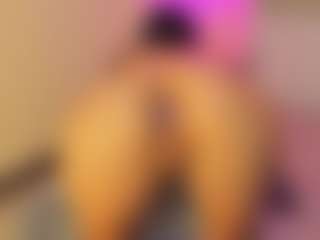 Live cam show with emma-soull - Colombia Young Adult on Uber Horny