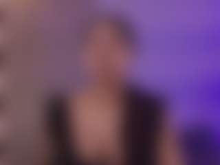 Live cam show with GysellHanson - Plug on MyBangCams