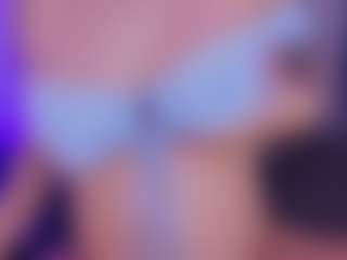 Live cam show with GysellHanson - Plug on Milfs Live
