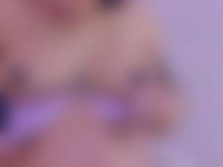 Live cam show with GysellHanson - Plug on Taboo Cams XXX