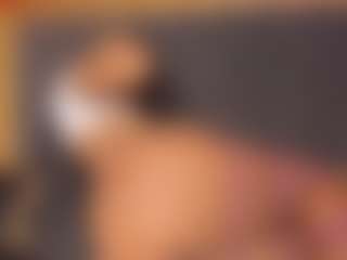 YayaHilton's Live Sex Cam Show
