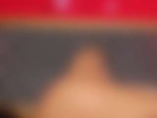 Live cam show with YayaHilton - Domination on Camming Site