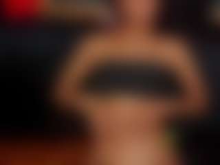 YayaHilton's Live Sex Cam Show
