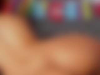 Live cam show with YayaHilton - Small Tits on sexytreat.net