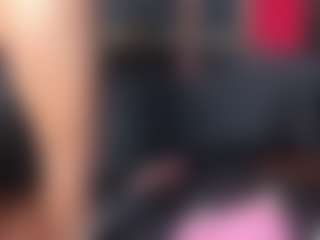 YayaHilton's Live Sex Cam Show