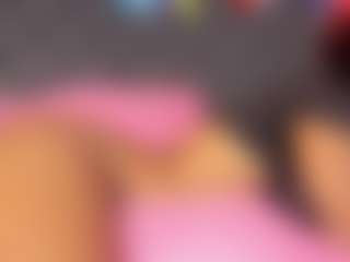 YayaHilton's Live Sex Cam Show