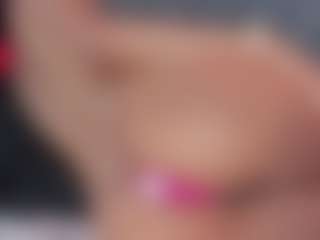 YayaHilton's Live Sex Cam Show
