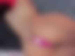 YayaHilton's Live Sex Cam Show
