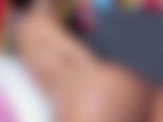 YayaHilton's Live Sex Cam Show