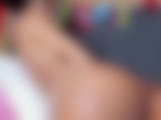 YayaHilton's Live Sex Cam Show