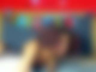 YayaHilton's Live Sex Cam Show