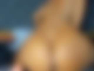 YayaHilton's Live Sex Cam Show