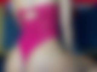 YayaHilton's Live Sex Cam Show