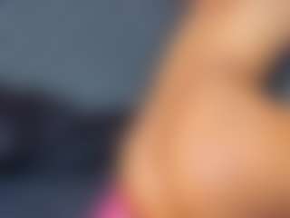 Live cam show with YayaHilton - Squirt on Camsoda