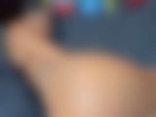 YayaHilton's Live Sex Cam Show