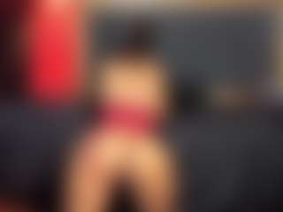 YayaHilton's Live Sex Cam Show