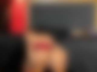 YayaHilton's Live Sex Cam Show
