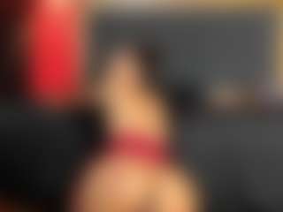 YayaHilton's Live Sex Cam Show