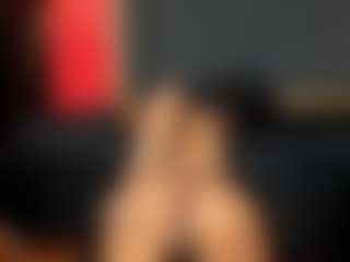 YayaHilton's Live Sex Cam Show