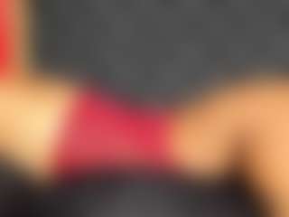 YayaHilton's Live Sex Cam Show