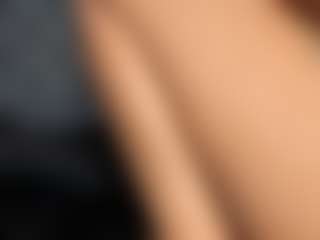 Live cam show with YayaHilton - Nipple Piercings on realtime-chat