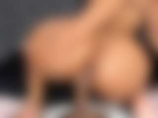 YayaHilton's Live Sex Cam Show