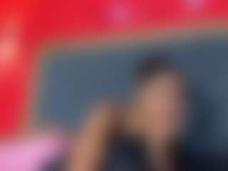 YayaHilton's Live Sex Cam Show