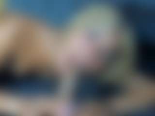 YayaHilton's Live Sex Cam Show