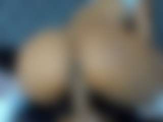 YayaHilton's Live Sex Cam Show