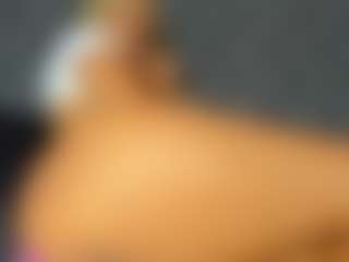 YayaHilton's Live Sex Cam Show