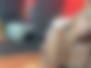 YayaHilton's Live Sex Cam Show