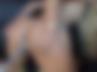 Live cam show with YayaHilton - Squirt Teen (18+) on Cam Slut