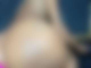 YayaHilton's Live Sex Cam Show