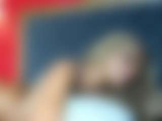 YayaHilton's Live Sex Cam Show