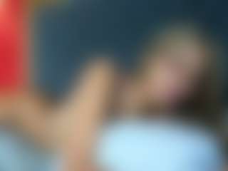 Live cam show with YayaHilton - Nipple Piercings on SinfulBabes