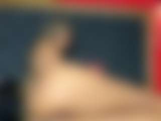YayaHilton's Live Sex Cam Show