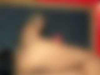 YayaHilton's Live Sex Cam Show