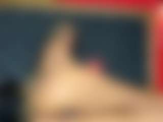 YayaHilton's Live Sex Cam Show