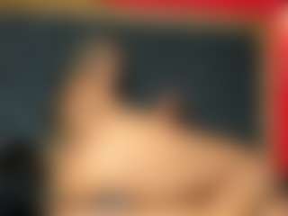YayaHilton's Live Sex Cam Show