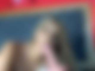 YayaHilton's Live Sex Cam Show