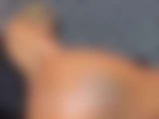 YayaHilton's Live Sex Cam Show